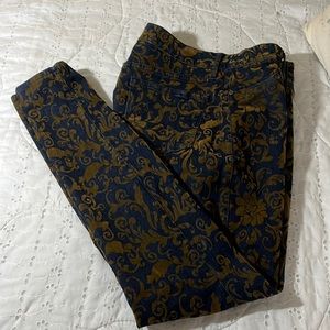 Olive by Cookie Johnson - Jean leggings with velvety Embellishment. 28” waist